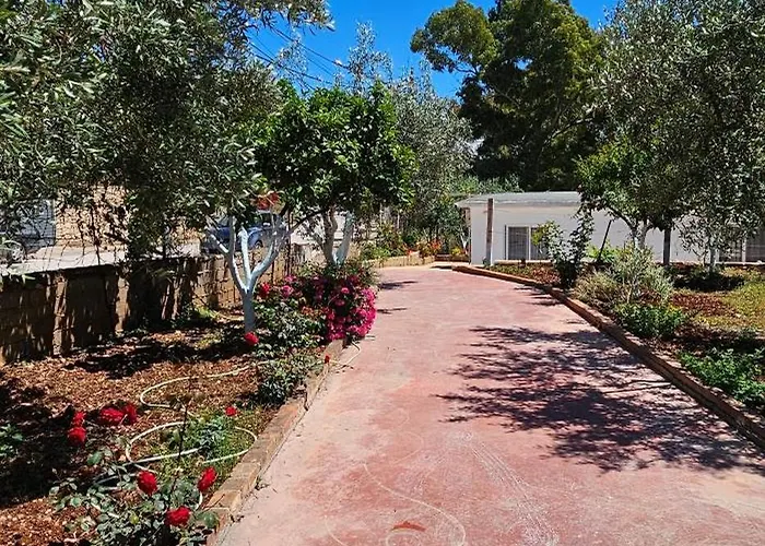 Loft * Sarandë